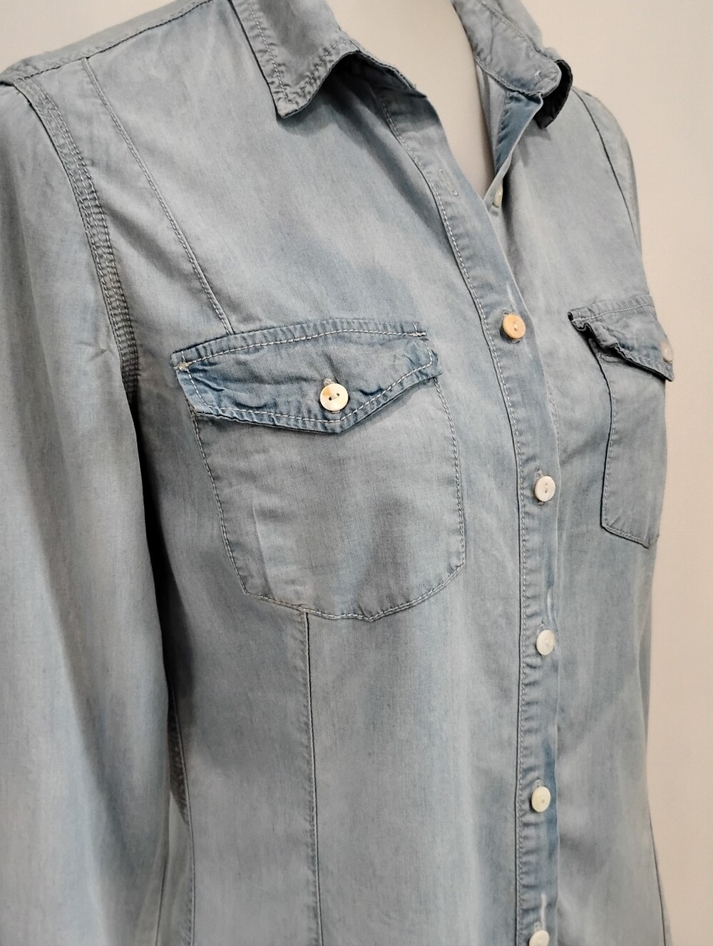 DISTRESSED DRESS FORUM BLOUSE - Picture 11 of 11